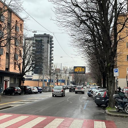 Casa Meli, Ampio Bilocale Nuovo Bolonha Exterior foto